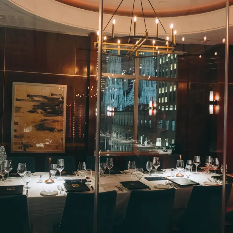 The mirrored private room